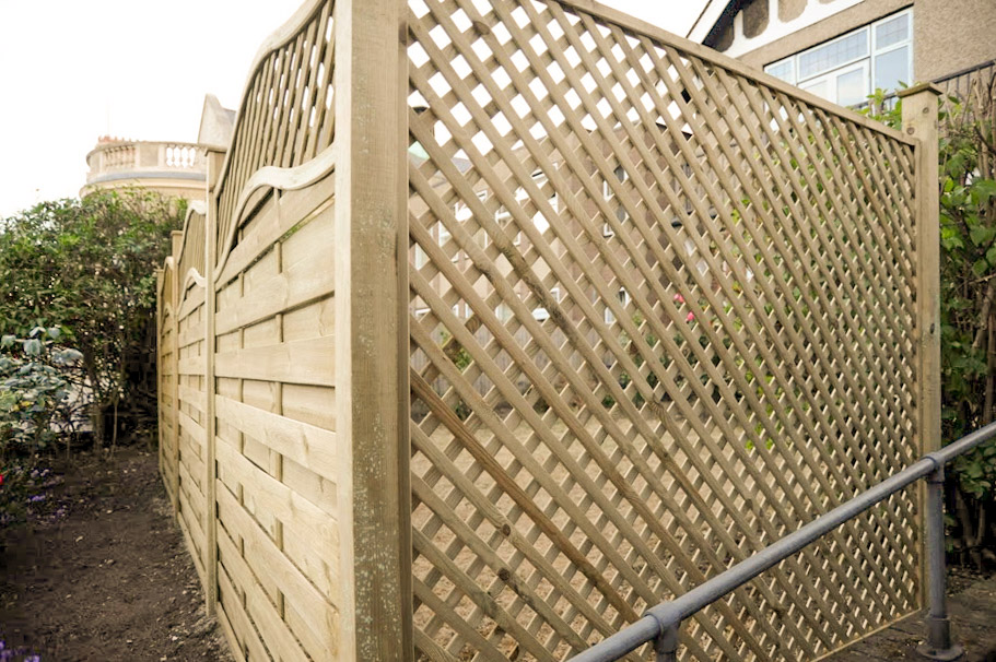 garden fence corner detail